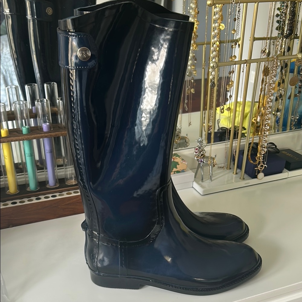 Distressed equestrian solid navy Boots